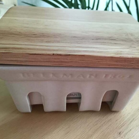 Beekman 1802 Ceramic Soap Dish for 3.5 oz. palm size bars / Brand New - Picture 2 of 8